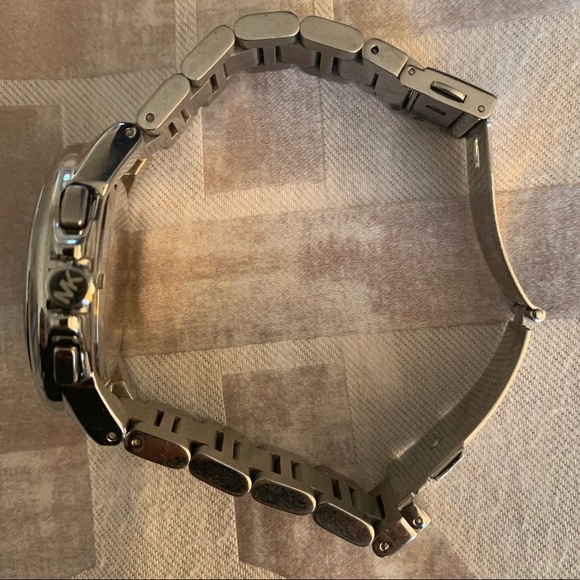 Michael Kors Women’s Watch - Picture 7 of 8